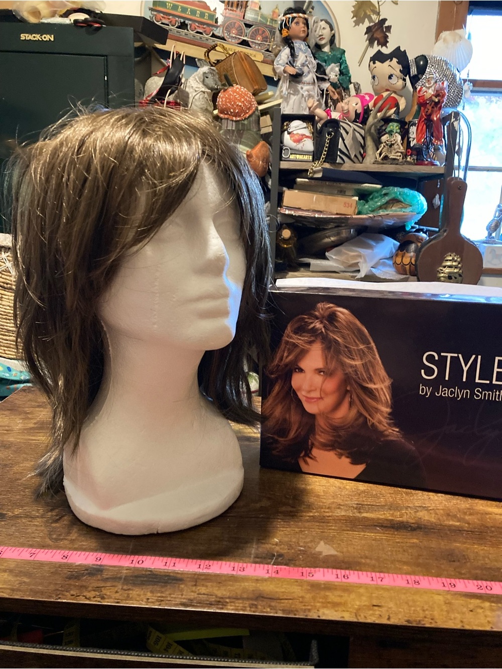 Jaclyn Smith wig